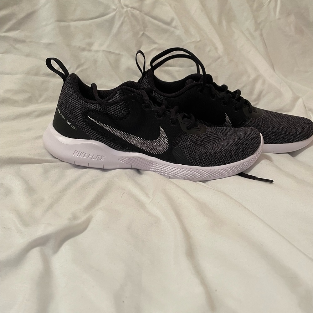 Nike Flex Tennis Shoes